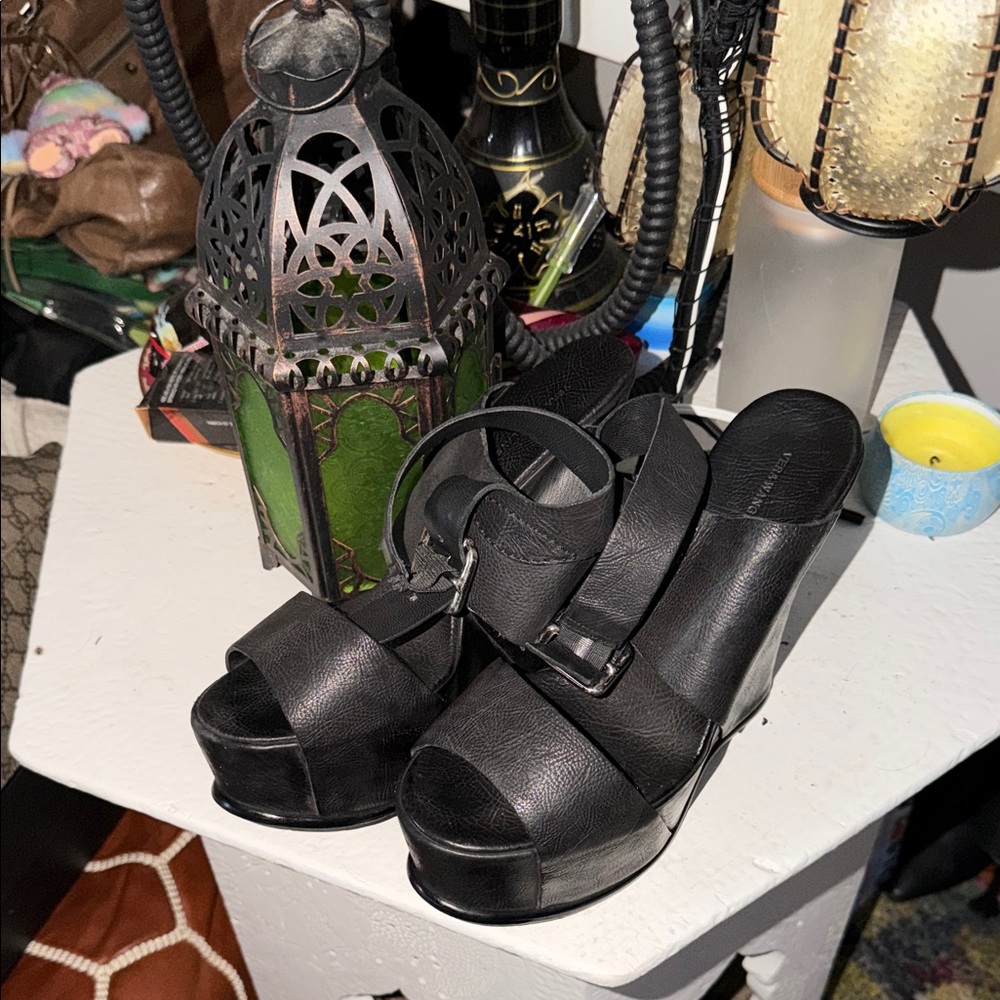 Vera Wang Lavender Label Black Wedge Sandals Sze.39.5
